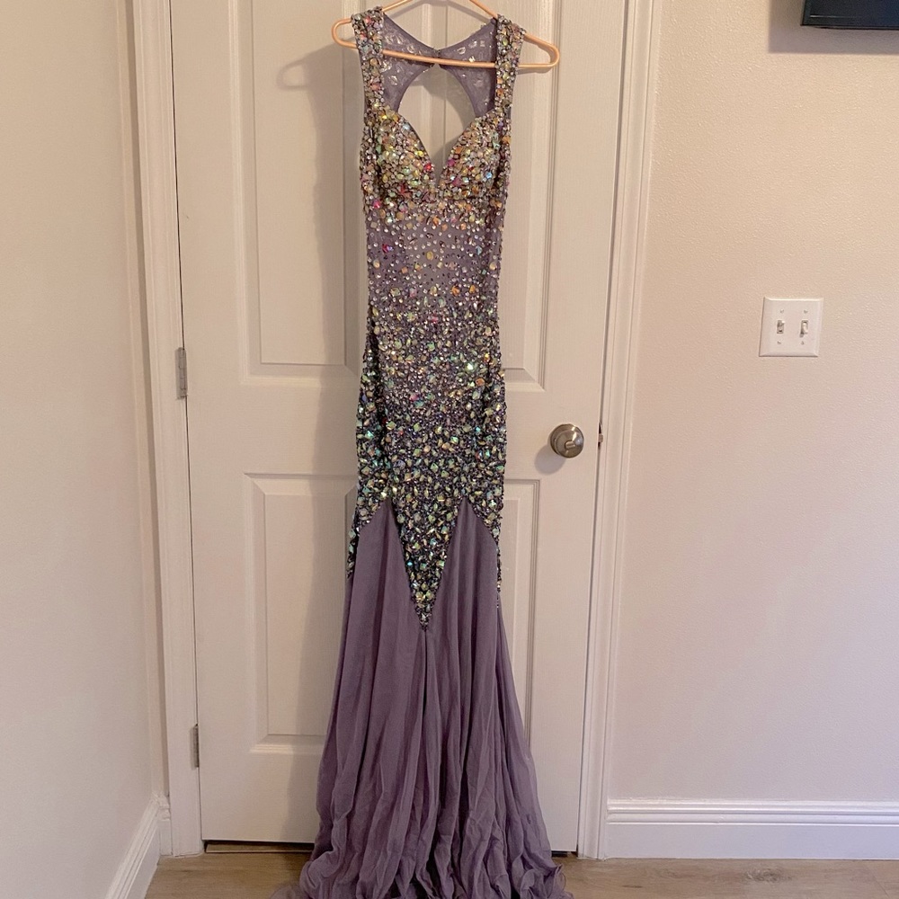 WOMANS Jeweled gown in lilac. V-back size,4. Worn once